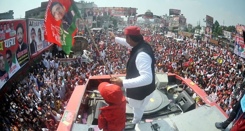 Photo of अखिलेश का विजय रथ कानपुर से हमीरपुर पहुंचा