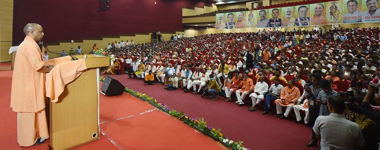 Photo of सपा,बसपा व कांग्रेस के राज में कोरोना महामारी का भगवान ही मालिक होता-योगी