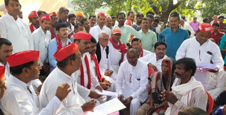 Photo of मिठनेपुर गांव में पहुंचे सपा के प्रतिनिधि मंडल