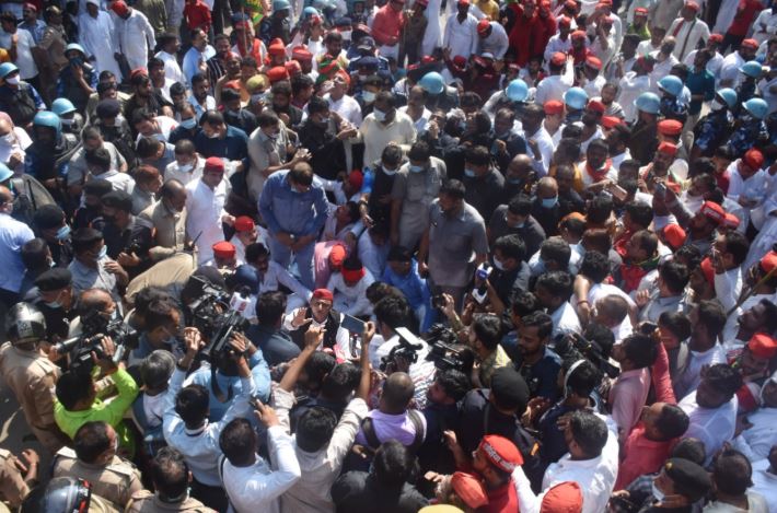 Photo of भाजपा सरकार कर रही किसानों पर अत्याचार-अखिलेश