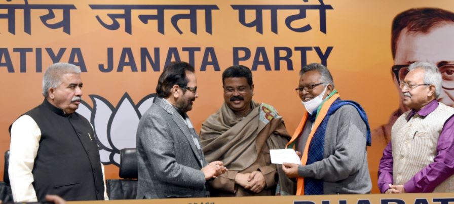 Photo of राकेश सचान,शिवकांत ओझा और शरद वीर सिंह भाजपा में शामिल