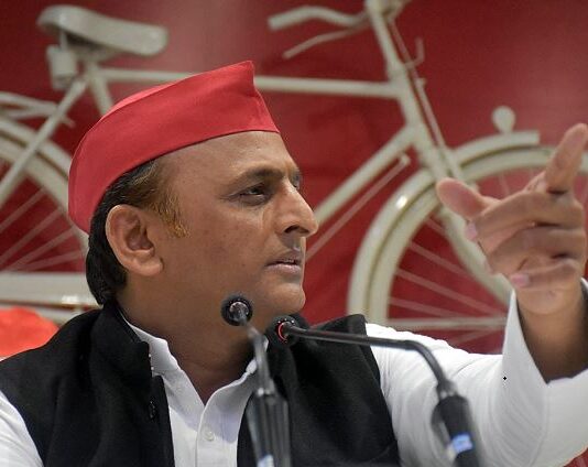 आपस में टकरा रहा भाजपा का डबल इंजन-अखिलेश यादव