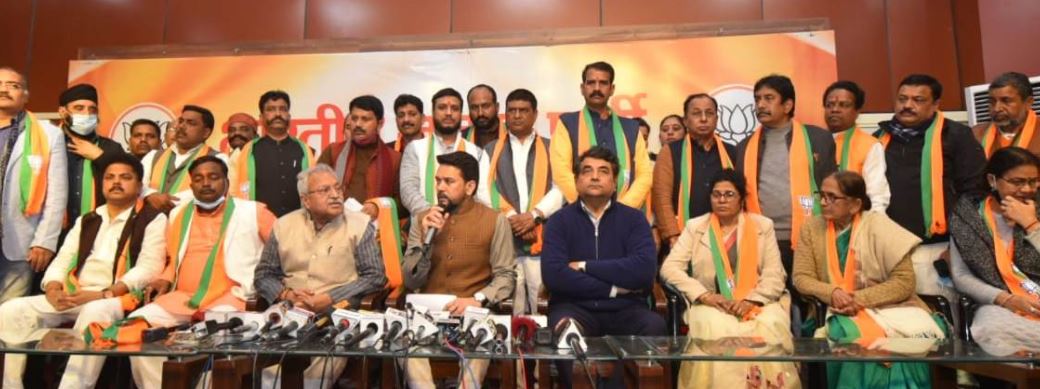 Photo of सपा,बसपा,कांग्रेस व प्रसपा के नेता भाजपा में
