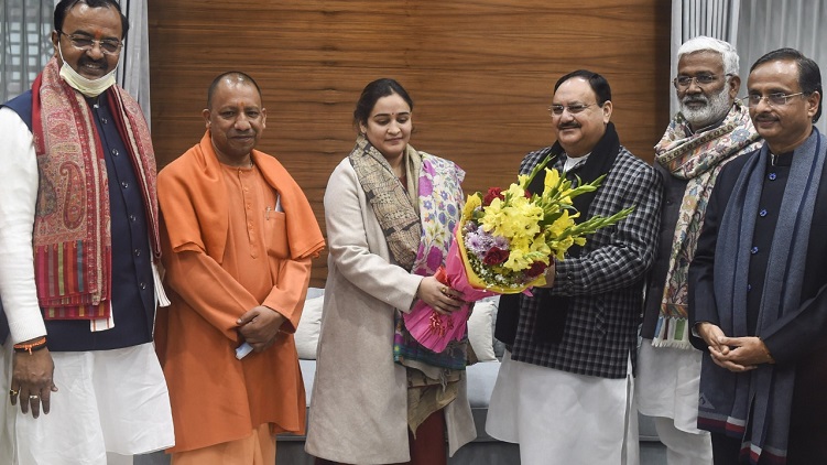 Photo of भाजपा की जीत से खुश बहू अपर्णा