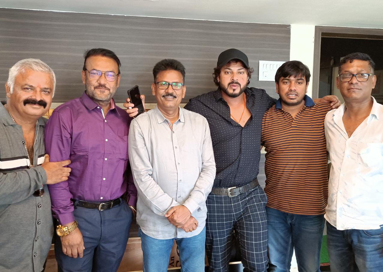 Photo of फिल्म ‘मैं तेरे इश्क में’ की डबिंग स्टार्ट