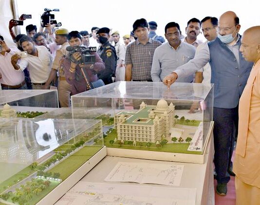 आयुष विश्वविद्यालय का निर्माण 2023 तक पूर्ण करें