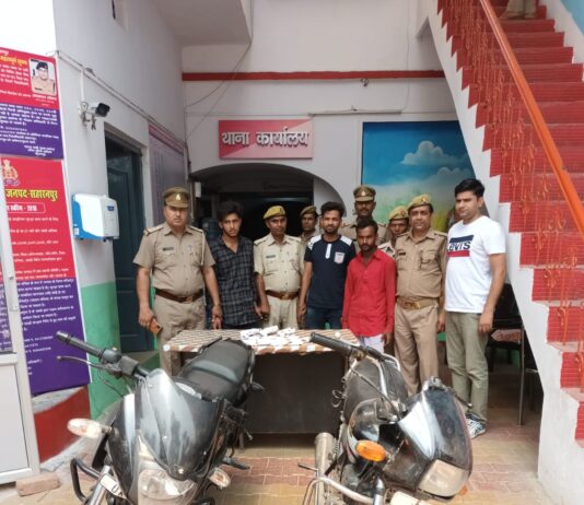 पुलिस मुठभेड़ में 3 लुटेरे गिरफ्तार