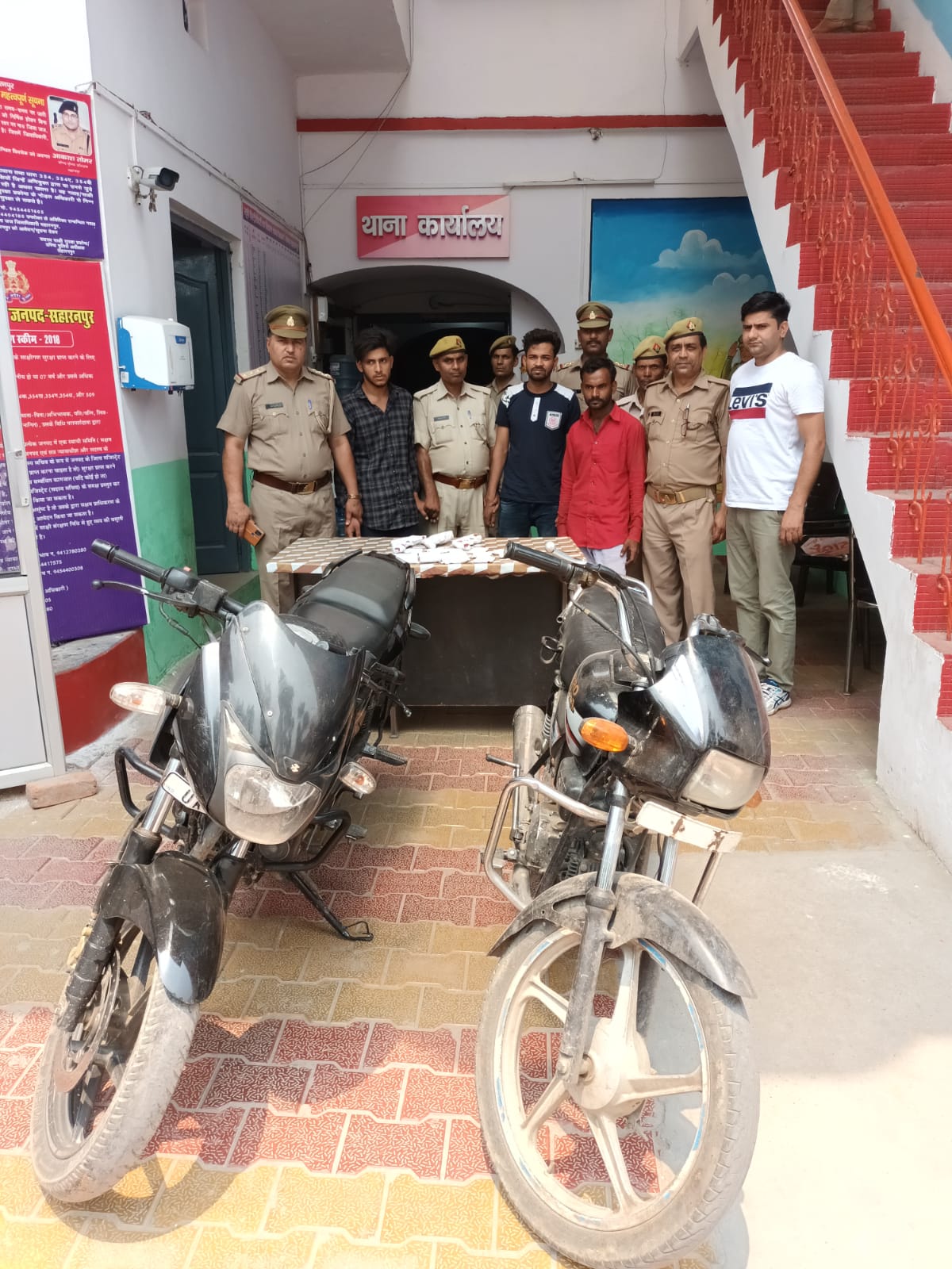 Photo of पुलिस मुठभेड़ में 3 लुटेरे गिरफ्तार