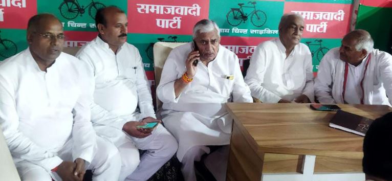Photo of सपा विधायक बिनोद चतुर्वेदी ने धर्मेंद्र यादव के लिए किया जनसंपर्क