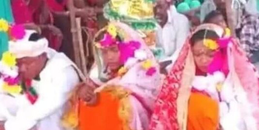 दो सहेलियों ने किया आपस में विवाह