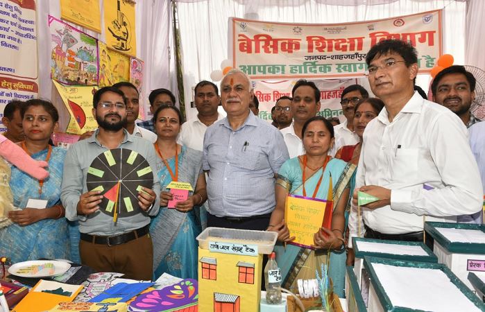 Photo of मुख्य सचिव ने शाहजहांपुर में हो रहे विकास कार्यों की समीक्षा की