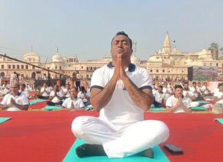 श्रीराम की पैड़ी पर अन्तर्राष्ट्रीय योग दिवस का आयोजन सम्पन्न