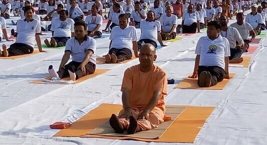 सफलता छोटे-छोटे प्रयासों का योग है,यह प्रतिदिन दोहराया जाता है