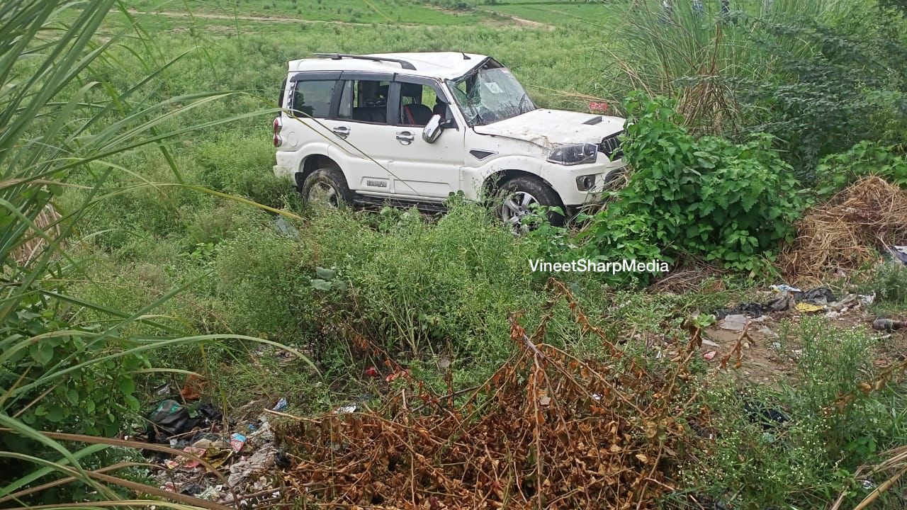 Photo of प्रयागराज हाइवे पर बड़ा हादसा टला
