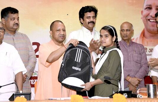 मेहनत का कोई विकल्प नहीं होता-योगी