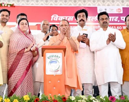 गोरखपुर में 463.60 करोड़ रुपये लागत की 208 विकास परियोजनाओं का लोकार्पण एवं शिलान्यास