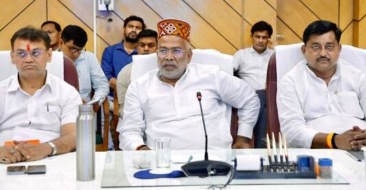 सूखे की संभावना नहरों में पानी की उपलब्ध कराना सुनिश्चित करें