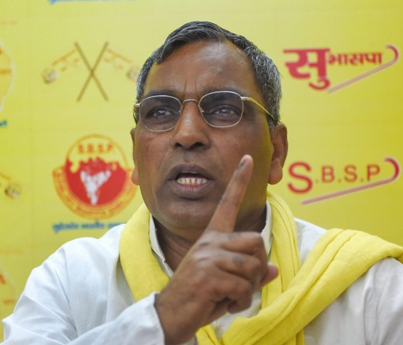 Photo of सुभासपा व निषाद पार्टी बाप बेटा पत्नी की पार्टी-लौटनराम निषाद