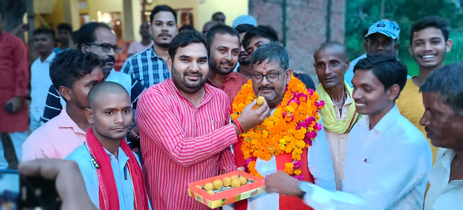 Photo of नगर पालिका रुदौली का सीमा विस्तार से विधायक रामचंद्र यादव का हुआ सम्मान