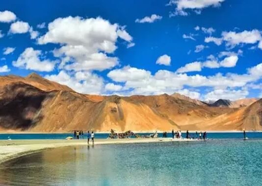 पृथ्वी पर एक स्वर्ग है…..