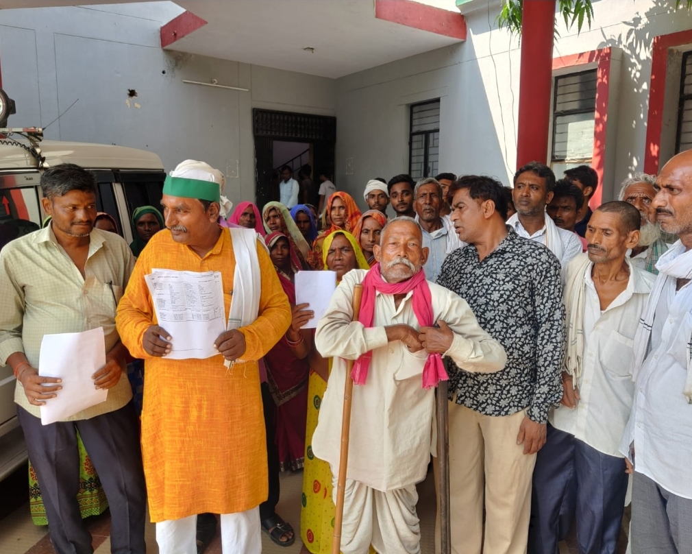 Photo of एसडीएम को शिकायती पत्र कोटेदार के विरूद्ध कार्यवाही की मांग
