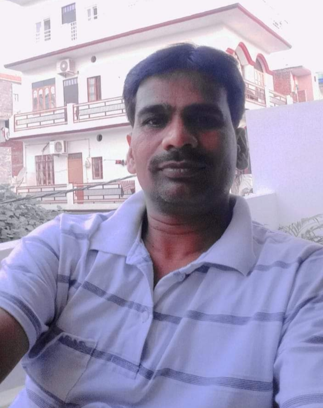 Photo of अधजल गगरी छलकत जाय