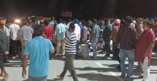 खनन माफिया का पीछा कर रही पुलिस टीम पर हमला