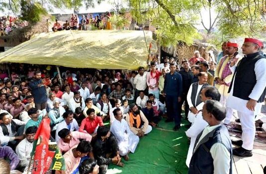 अखिलेश यादव ने भोगांव विधानसभा क्षेत्र में किया जनसम्पर्क