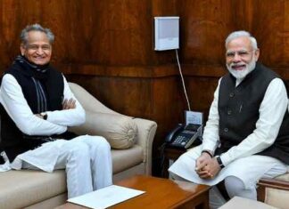 मोदी-गहलोत की मुलाकात से कांग्रेस में खलबली Ashok Gehlot’s 1.5 lakh lamp donation and Maha Aarti