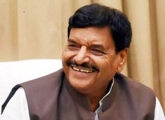 चाचा शिवपाल पहुंचे सपा मुख्यालय चाचा शिवपाल पहुंचे सपा मुख्यालय