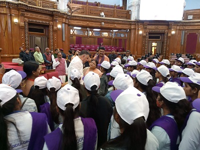 छात्राओं के दल ने विधानसभा का किया भ्रमण छात्राओं के दल ने विधानसभा का किया भ्रमण