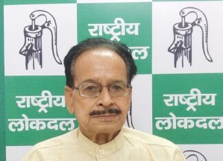 सरकार को आदत खुद की पीठ थपथपाने की-रालोद सरकार को आदत है विकास के नाम पर खुद ही अपनी पीठ थपथपाने की-रालोद