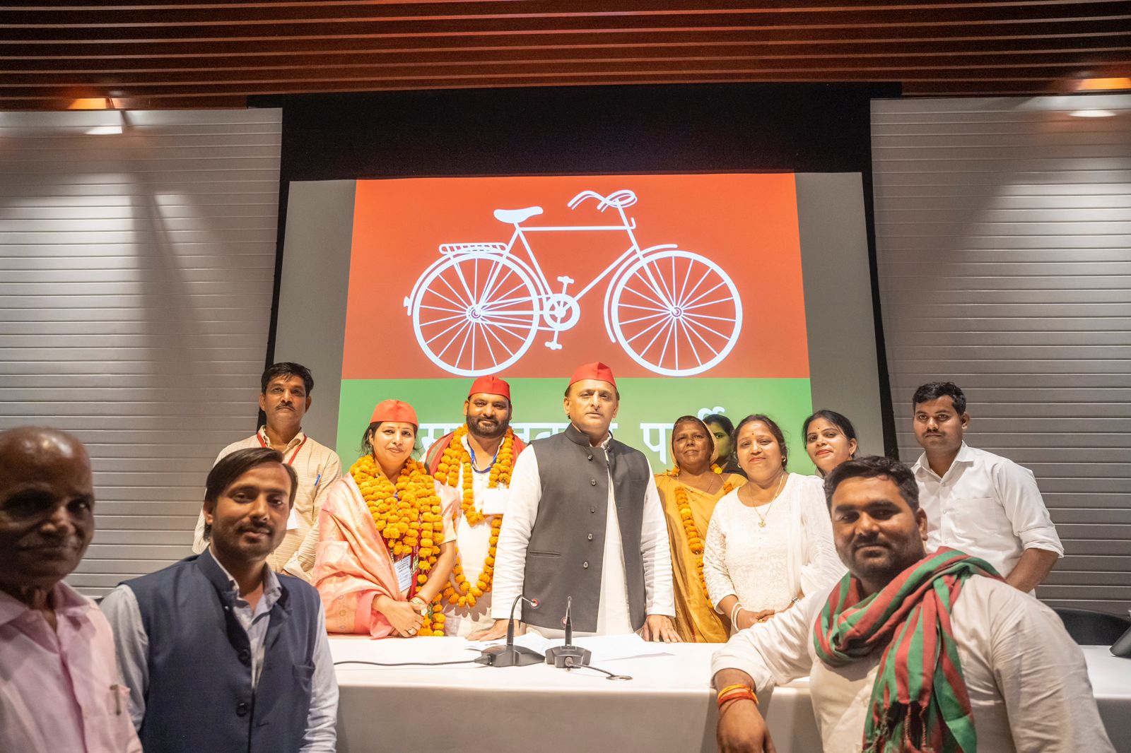 Photo of सपा का कीर्तिमान स्थापित