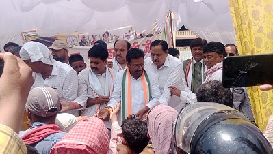 राहुल गांधी के जन्मदिन पर भंडारा