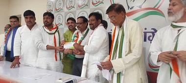 कांग्रेस का बढ़ता कुनबा कांग्रेस का बढ़ता कुनबा