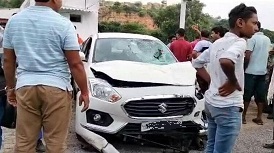 कार ने मारी टक्कर,3 की मौत 5 घायल कार ने मारी टक्कर 3 की मौत 5 घायल