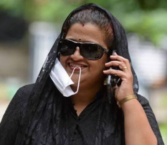 मास्क हटाओ चश्मा लगाओ