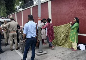 स्वास्थ्य सुविधाओं का दावा खोखला