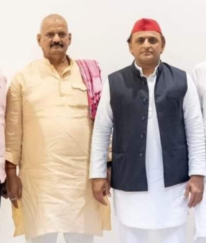घोसी उपचुनाव में इंडिया की हुई जीत अखिलेश घोसी उपचुनाव में इंडिया की हुई जीत अखिलेश