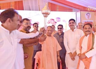 चुनाव के समय विपक्षियों को याद आती है जाति