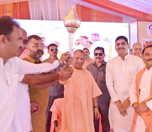 चुनाव के समय विपक्षियों को याद आती है जाति