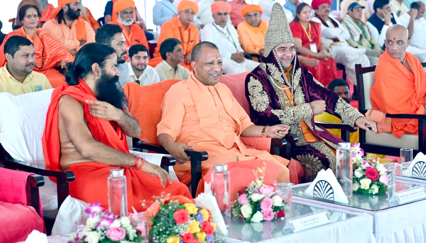 Photo of विश्व में शांति की गारंटी है सनातन धर्म-योगी
