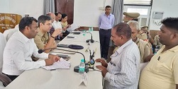सम्पूर्ण समाधान दिवस में तत्काल निस्तारण सम्पूर्ण समाधान दिवस में तत्काल निस्तारण