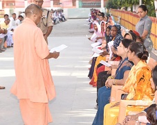 चिंता मत करें दूर होगी सबकी पीड़ा-योगी