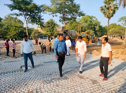 निर्माण एजेंसियां पेड़ो को बचाने का हरसंभव प्रयास करें-मंडलायुक्त निर्माण एजेंसियां पेड़ो को बचाने का हरसंभव प्रयास करें-मंडलायुक्त