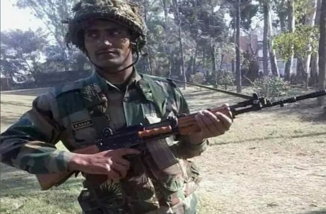 राजौरी आतंकी हमले में शहीद कानपुर के जवान करन कुमार के परिजनों को 50 लाख रुपए की आर्थिक सहायता देगी योगी सरकार राजौरी आतंकी हमले में शहीद कानपुर के जवान करन कुमार के परिजनों को 50 लाख रुपए की आर्थिक सहायता देगी योगी सरकार