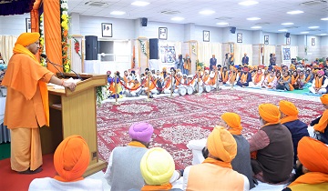 अधर्म के सामने नहीं झुके साहिबजादे-योगी अधर्म के सामने नहीं झुके साहिबजादे-योगी