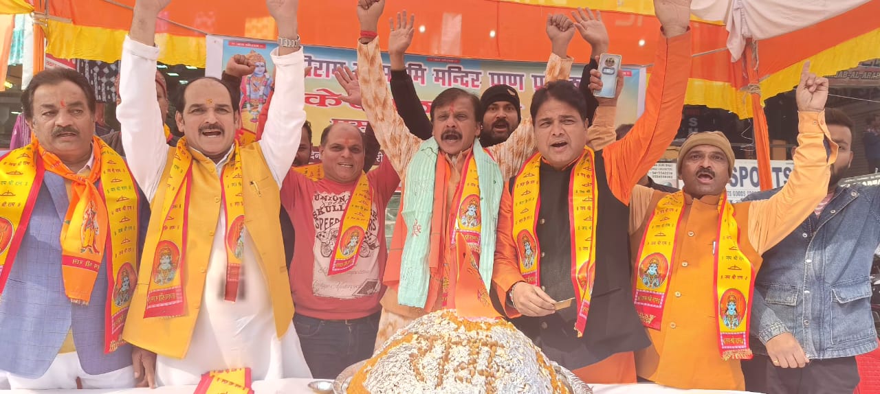 Photo of व्यापारियों ने लगाए भंडारे की आतिशबाजी