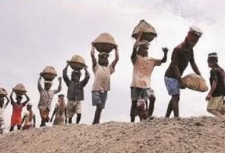 कुशल श्रमिको का लिया स्किल टेस्ट कुशल श्रमिको का लिया स्किल टेस्ट