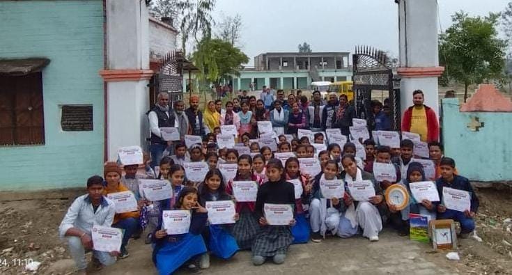 Photo of कटका क्लब ने छात्र छात्राओं को किया सम्मानित